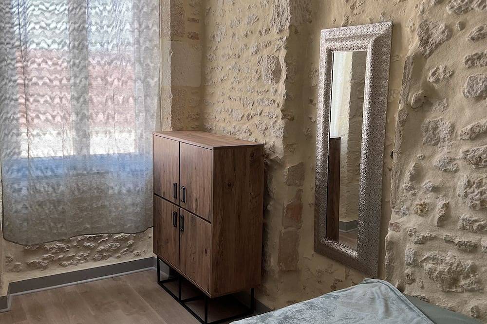 Entire apartment, Vrbo Property in Lesparre-Médoc, Lesparre-Médoc region