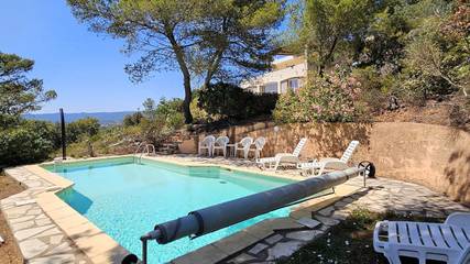 Location de vacances pour 7 personnes, avec piscine et jardin à Pierrerue