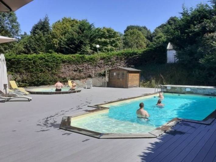 Mobilheim mit Terrasse für 4 Personen in Guégon, Pontivy und Umgebung