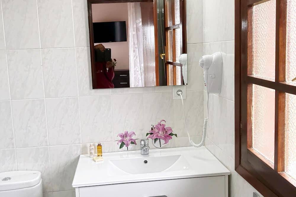 Entire apartment, Brand New Charming Studio in Isla (Cantabria), Arnuero