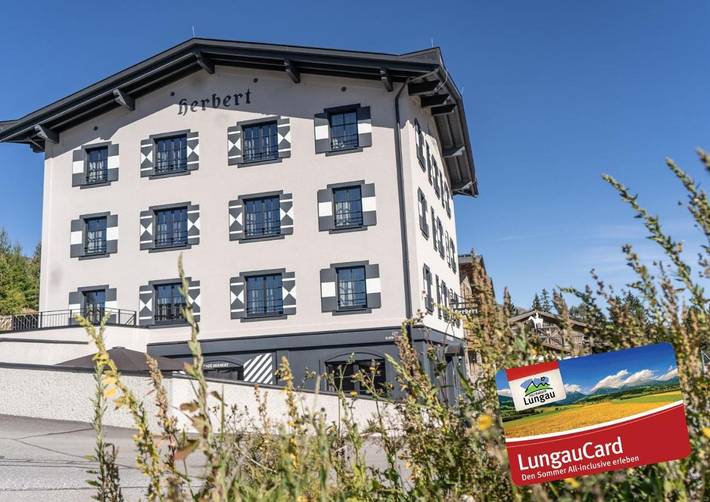 Ferienhaus für 6 Personen, mit Pool und Ausblick sowie Sauna und Balkon, mit Haustier