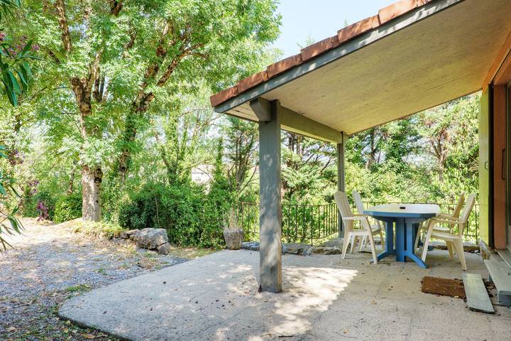 “Comfort Shared Pool” Chalet with Pool, Shared Terrace, and Wi-Fi in Les Vans, Cévennes