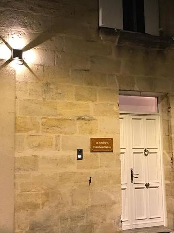 Chambre d’hôte pour 2 personnes, avec piscine ainsi que vue et jardin à Saint-Seurin-sur-l'Isle