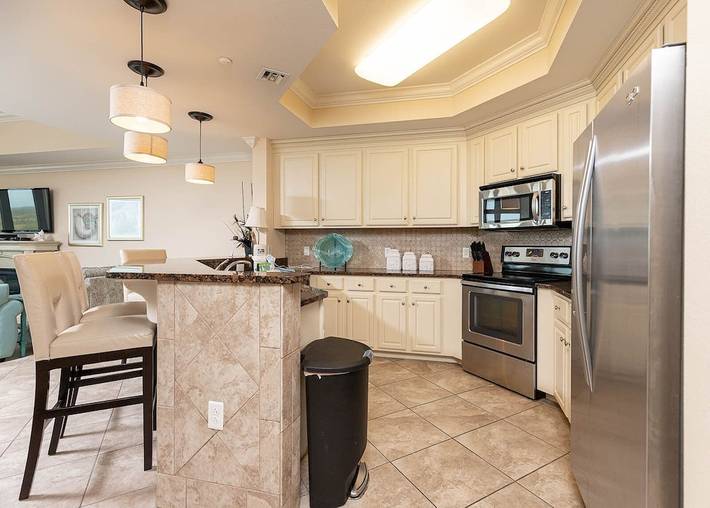 Vacation rental for 10 people, with balcony and hot tub as well as pool and sauna by Orange Beach