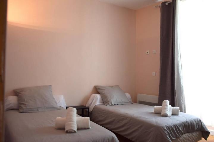 Hôtel pour 2 personnes, avec terrasse à Lacrouzette - 2
