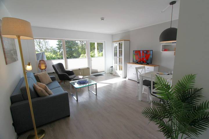 Ganze Wohnung, Helle Zwei-Zimmer-Wohnung im Erdgeschoss in ruhiger Lage am Rande Wenningstedts in Wenningstedt, Sylt