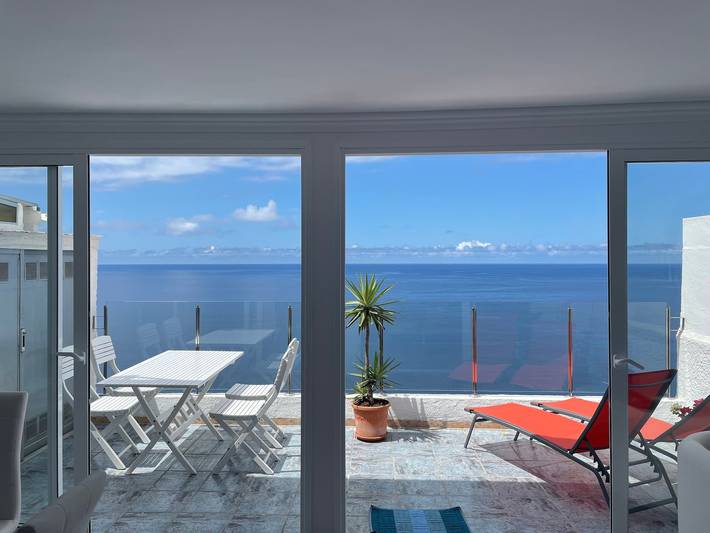 Ganze Wohnung, Ferienwohnung 'Exclusive Views On Top Of The Ocean' mit Meerblick, privater Terrasse & Wlan in Playa de los Roques, Los Realejos