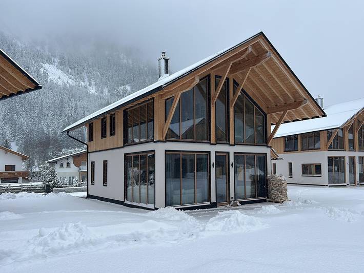 Vakantiehuis voor 8 personen, with Terras and Tuin as well as Sauna in Bichlbach