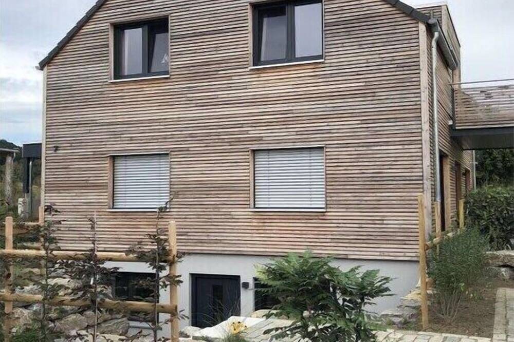 Ganze Wohnung, Angenehme Wohnung mit Terrasse in Öhningen, Untersee