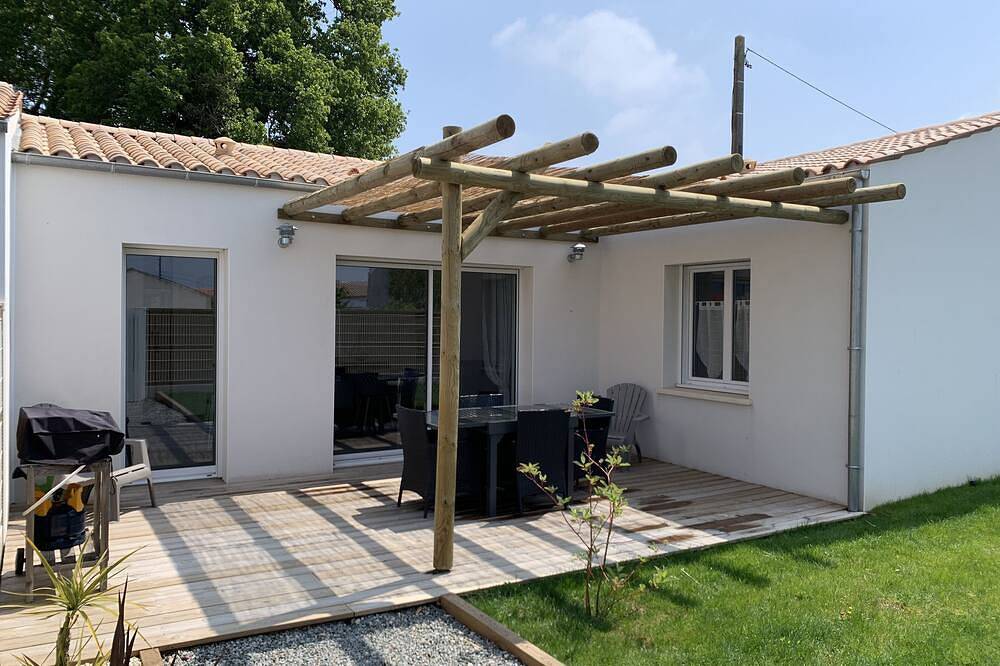 At the foot of the Ile d'Oléron bridge quiet villa not overlooked private parking in Bourcefranc-le-Chapus, Côte de Beauté