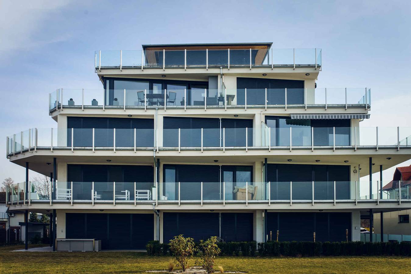 Ganze Ferienwohnung, Ferienwohnung direkt am Ufer mit eigenem Strand  in Balatonlelle, Plattensee Südufer