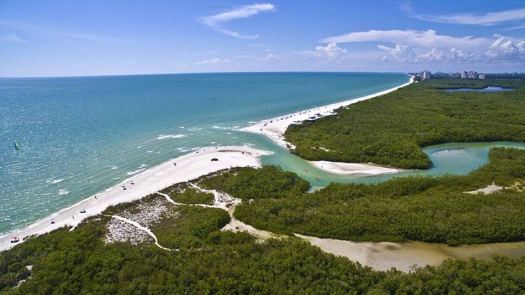Ganze Wohnung, Genießen und beleben Sie alles, was Neapel bietet. in Naples (Florida), Southwest Florida