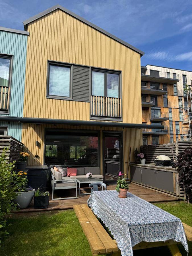 Modern 4 bedroom townhouse with garden and indoor car park in Trondheim
