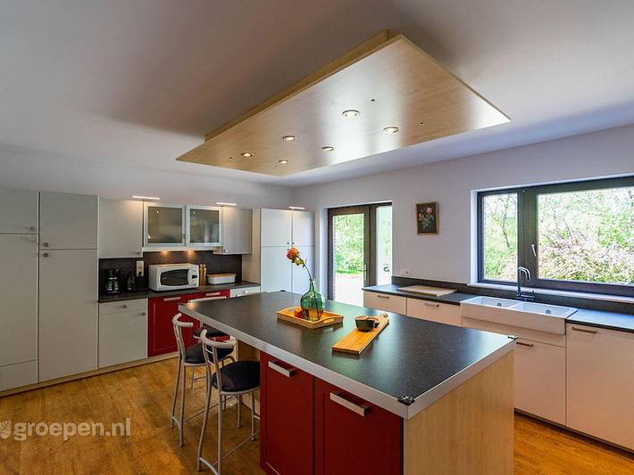 Location de vacances pour 12 personnes, avec jacuzzi et balcon/terrasse ainsi que sauna et terrasse à Saint-Hubert - 4