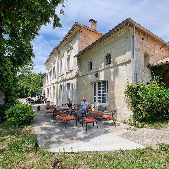 Location de vacances pour 15 personnes, avec piscine, adapté aux familles à Saint-Ciers-d'Abzac - 2