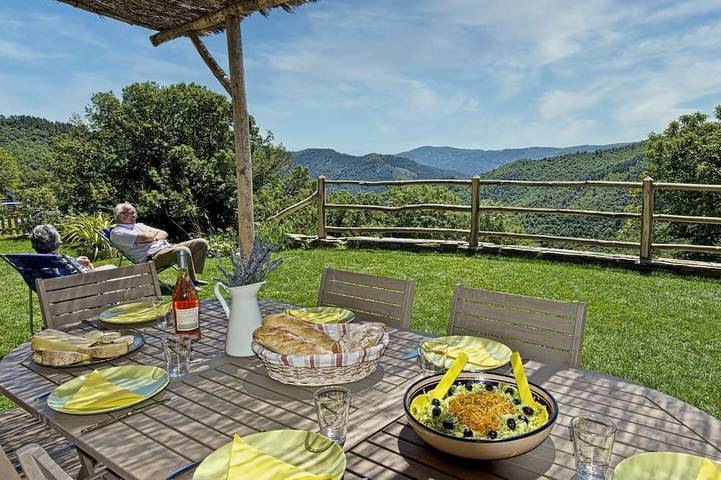 Location de vacances pour 6 personnes, avec Jardin à Saint-Andéol-de-Clerguemort