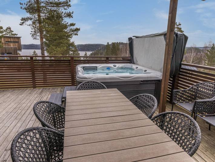 Villa kaarina in Lohja, Uusimaa