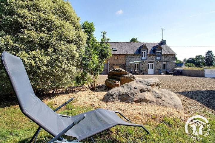 Gîte pour 5 personnes, avec jardin dans Le Mené - 2