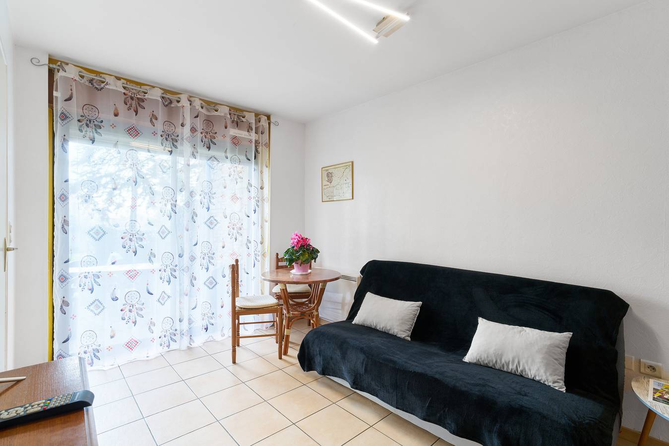 Studio entier, Studio « Gîte Paisible à Sarlat-la-Canéda » avec terrasse privée, parking et climatisation in Sarlat-la-Canéda, Périgord Noir