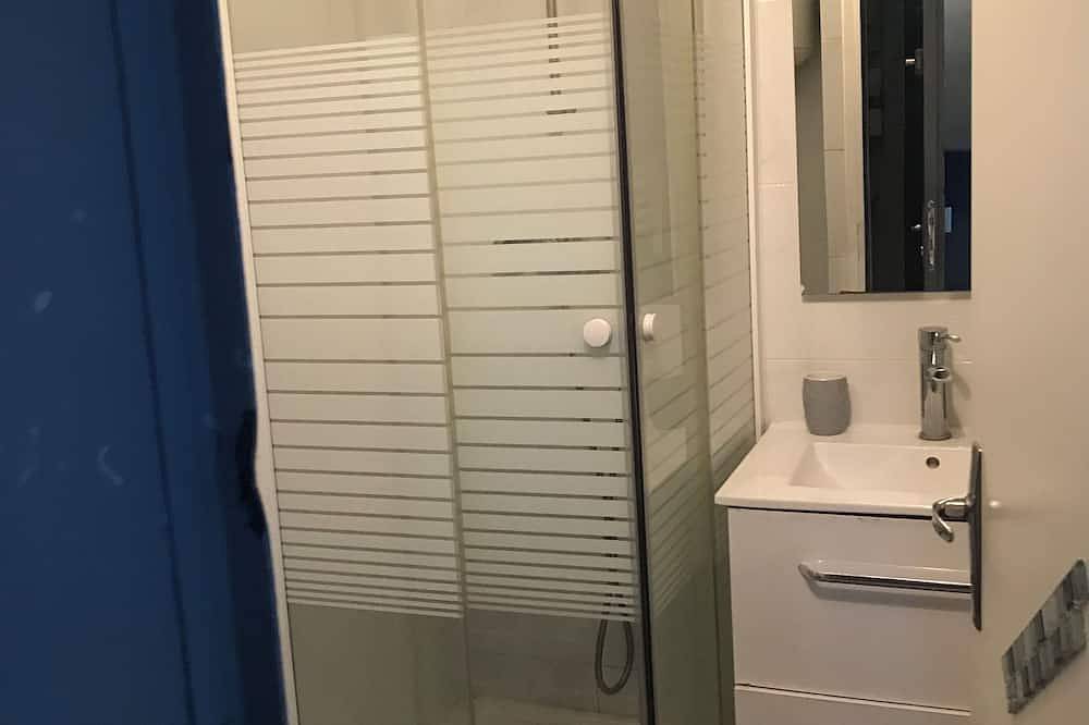 Entire apartment, Studio Charmant Centre d Aubervilliers in Aubervilliers, Seine-Saint-Denis