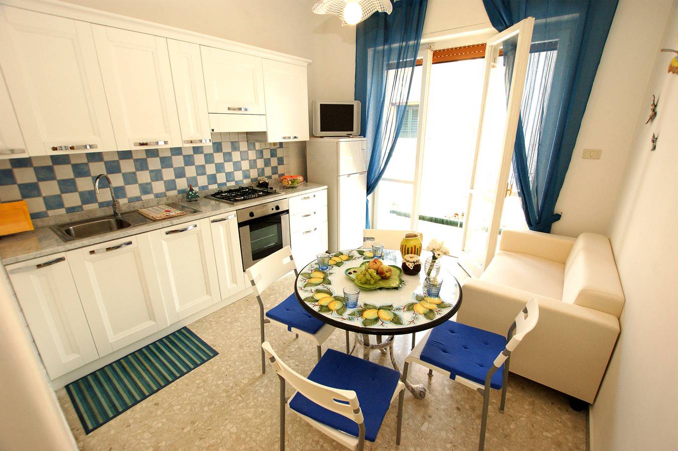 Apartamento vacacional entero, Apartamento de vacaciones para 3 personas con balcón in Santa Maria di Castellabate, Castellabate
