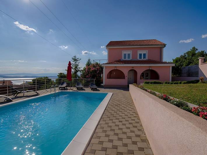 Ferienhaus für 10 Personen, mit Balkon und Terrasse sowie Garten und Pool in Crikvenica