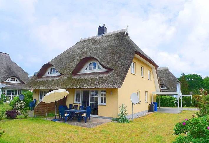 Ferienpark für 7 Personen, mit Terrasse und Garten in Prerow