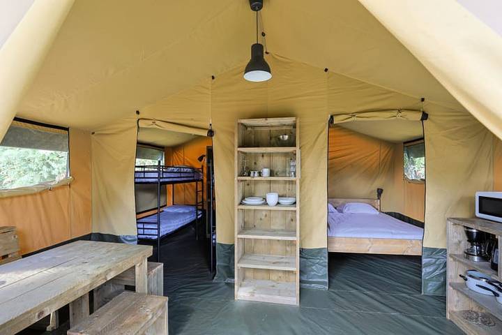 Tente pour 6 personnes, avec vue sur le lac ainsi que terrasse et balcon/terrasse dans Côte de Granit Rose - 2