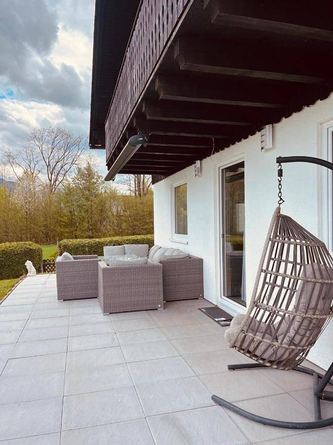 Villa Cataleya - Seehaus am Attersee - Privater Steg und Badeplatz - 8 Personen in Nußdorf am Attersee, Attergau