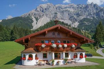 Ferienhaus für 5 Personen, mit Garten und Sauna sowie Pool und Balkon in Ramsau am Dachstein