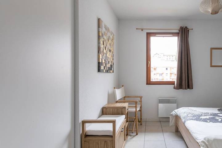 Apartamento entero, Nuevo apartamento, cerca de las estaciones de esquí, con rumbo sur, hermosa vista de Risoul. in Guillestre, Briançon region