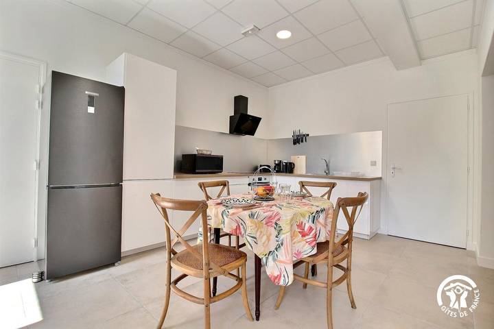 Gîte pour 2 personnes, avec jardin et terrasse à Theix - 3