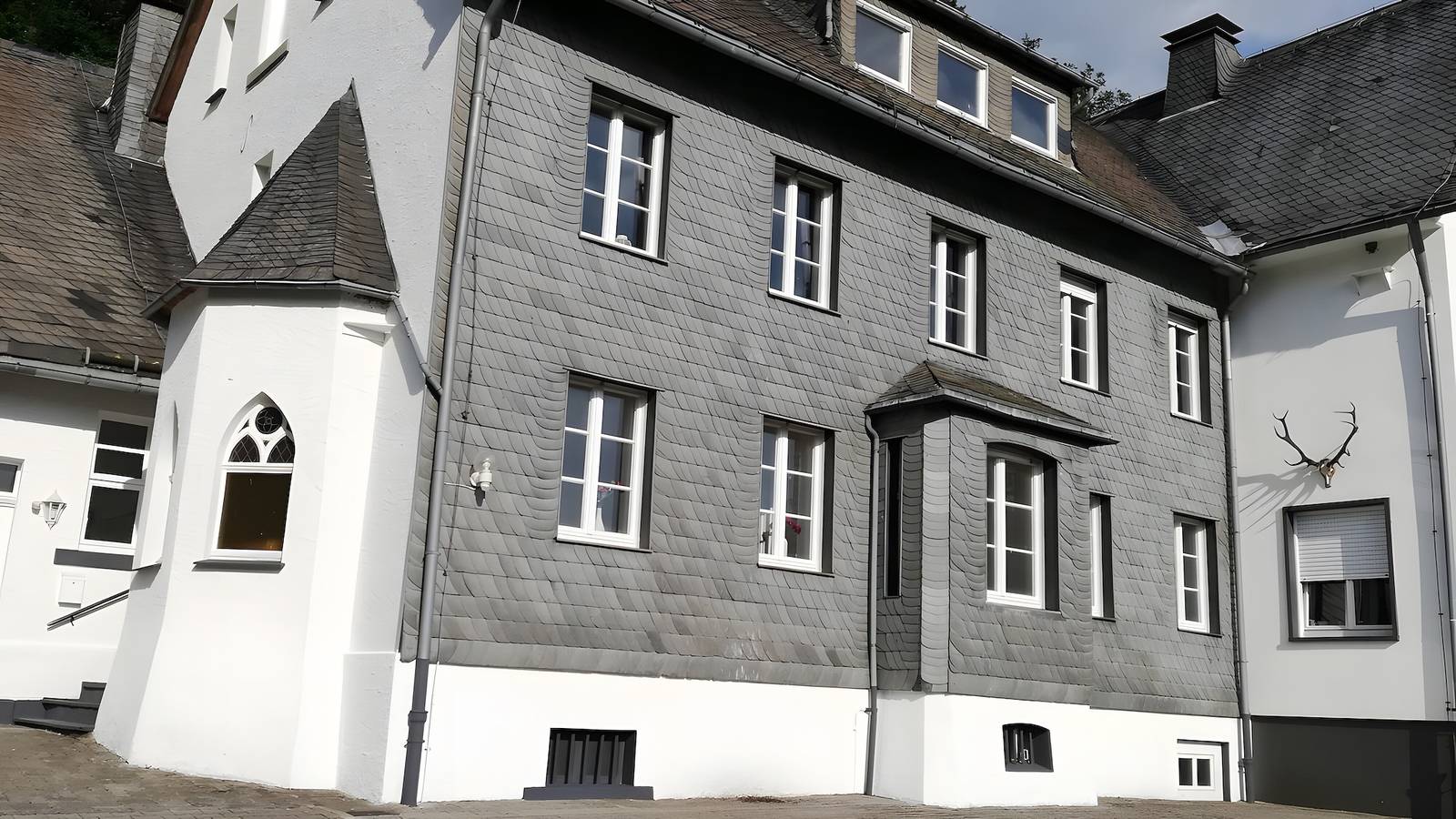 Jagdschloss Siedlinghausen – 3 Apartments für bis zu 16 Personen in Winterberg, Hochsauerlandkreis