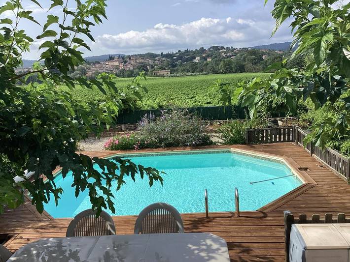 Chambre d’hôte pour 2 personnes, avec Terrasse et Jardin ainsi que Piscine et Vue à Carcès