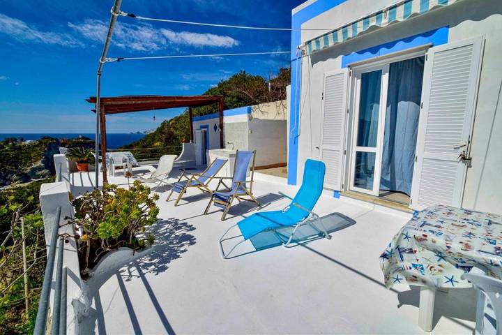 Gîte pour 2 personnes, avec jardin ainsi que terrasse et vue à Ponza - 4