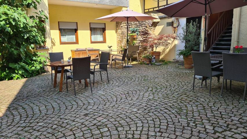 Doppelzimmer, Dusche oder Bad, Wc in Wonsheim, Landkreis Alzey-Worms
