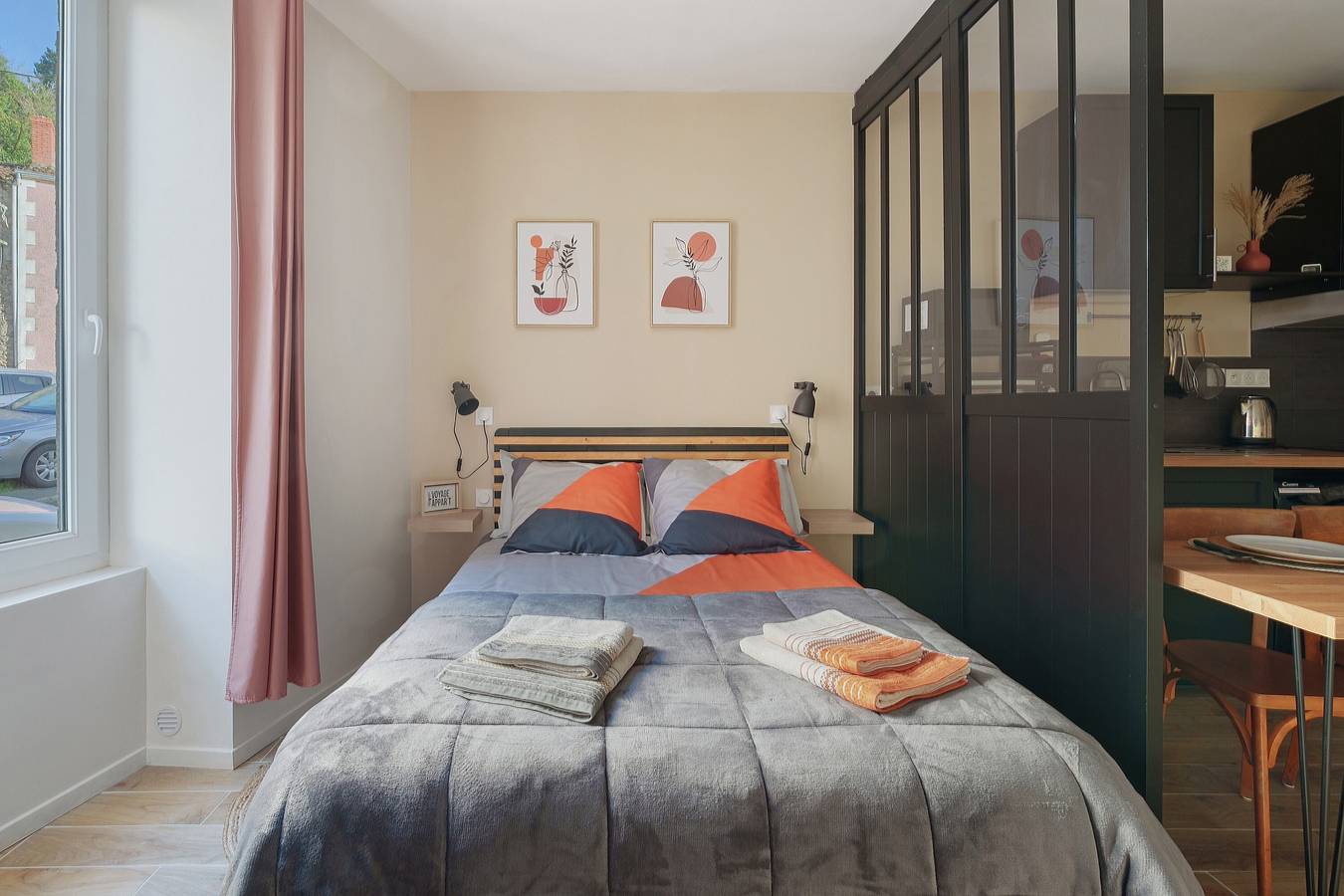 Studio entier, Studio cosy Vendée – Puy du Fou 20 min – Hellfest 15 min – Wi-Fi in Sèvremoine, Région de Cholet