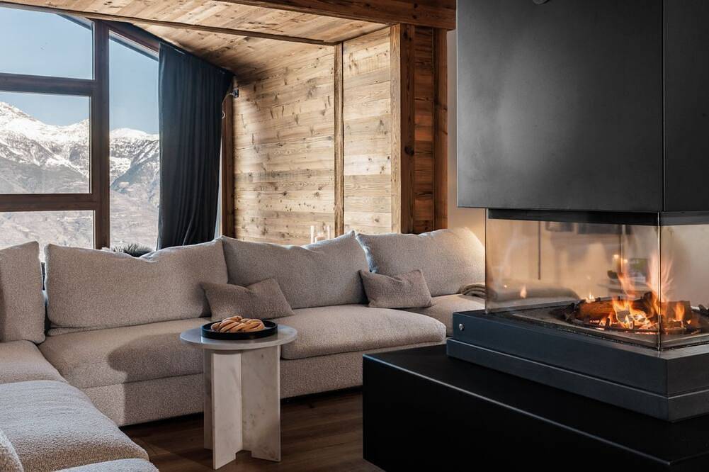 Chalet Les Fleurs - Scenic Alpine Retreat with private wellness area, Pila in Gerdaz, Comune di Gressan