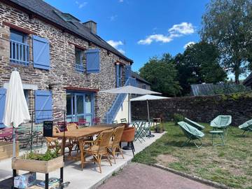 Hôtel pour 3 personnes, avec jardin et terrasse, animaux acceptés à Tréhorenteuc