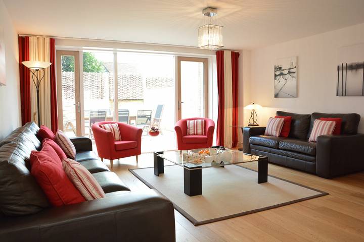 Holiday home for 10 people, with garden in Southwold