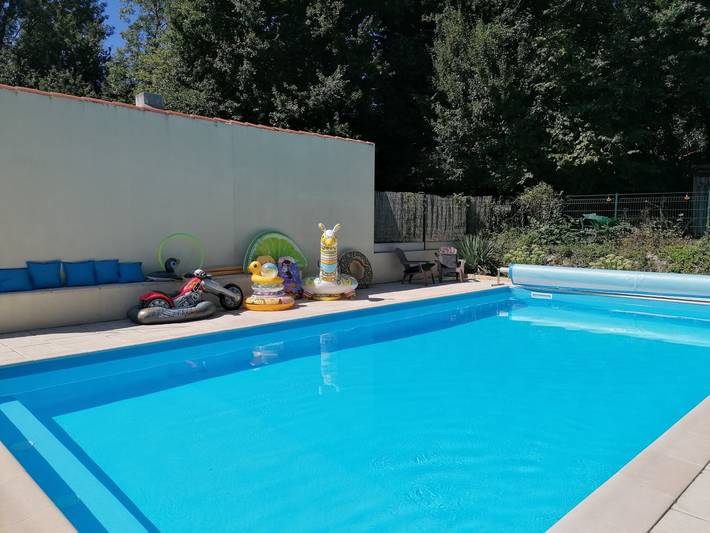 Gîte pour 4 personnes, avec piscine ainsi que terrasse et jardin à Saint-Julien-des-Landes - 2