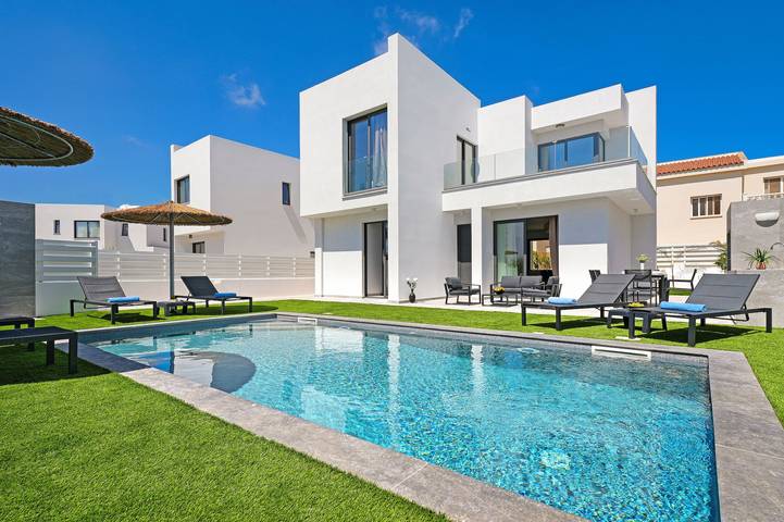Villa voor 6 personen, with tuin and balkon as well as zwembad - 1