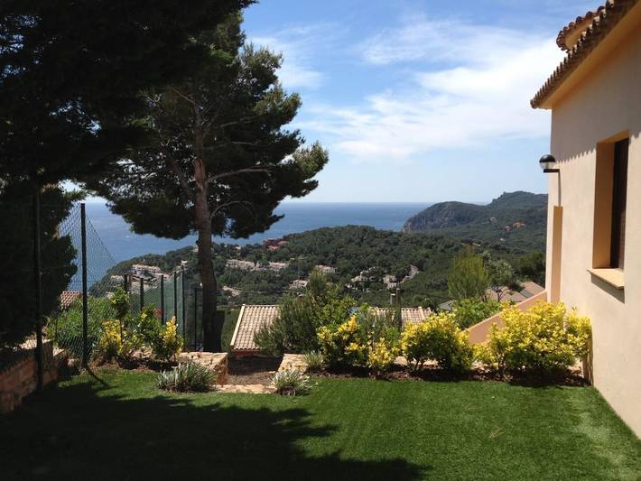 Location de vacances pour 6 personnes, avec terrasse et piscine ainsi que jardin et vue sur l’océan à Palafrugell - 3