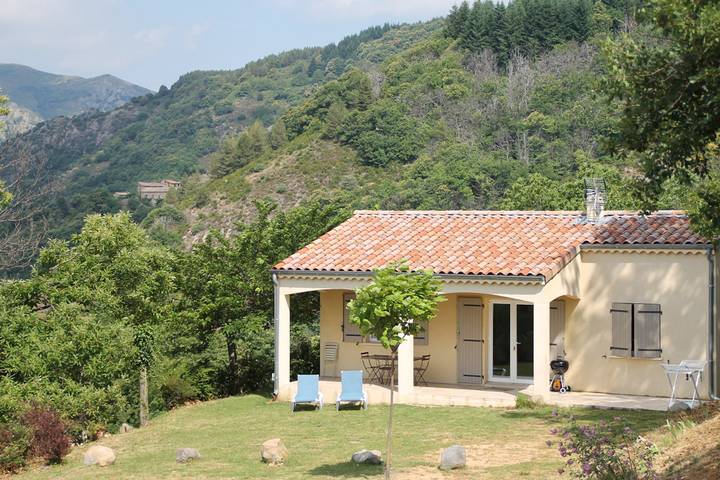 Gîte pour 6 personnes, avec piscine ainsi que jardin et terrasse à Asperjoc - 2