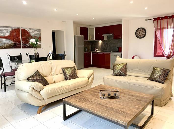 Gîte pour 6 personnes, avec terrasse et piscine à Le Crès - 3