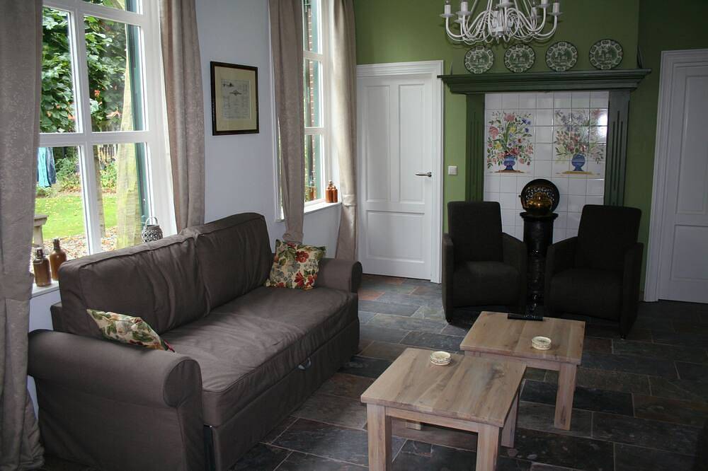Ruime woning, 4-6 personen, sauna, serre, tuin, luxe badkamer in Groenlo, Achterhoek
