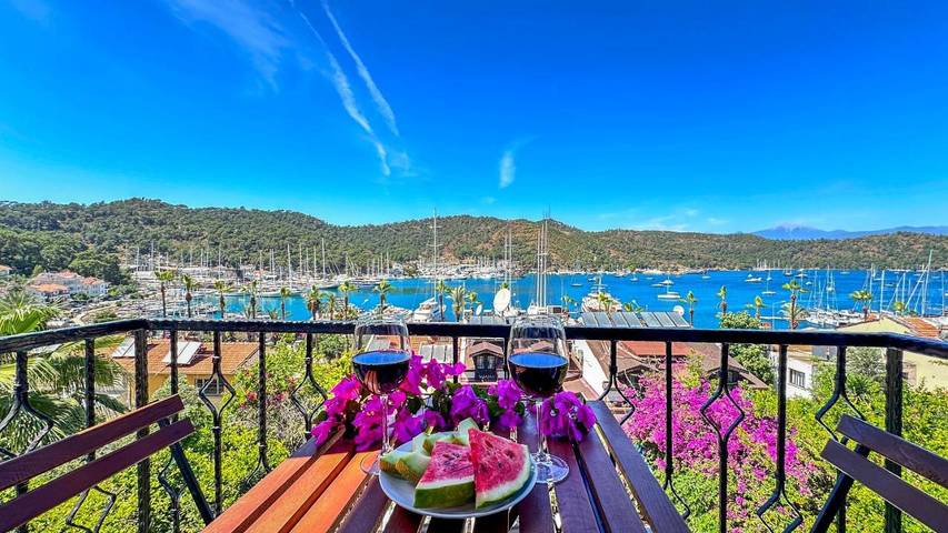 Alojamiento y desayuno para 2 personas, con jardín además de jacuzzi y piscina - 1