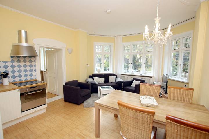 Ganze Wohnung, Ferienwohnung mit 3- Zimmern auf ca. 75m² für 4 Personen in Wyk auf Föhr (Stadt), Wyk auf Föhr