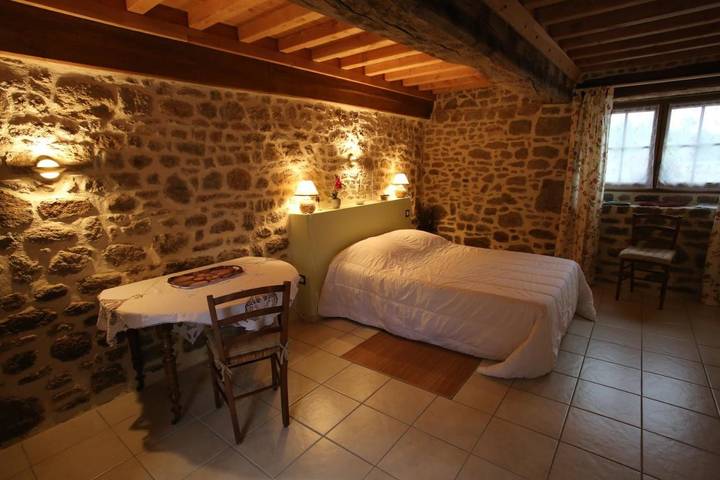 Location de vacances pour 2 personnes, avec vue et jardin à Sainte-Marguerite-de-Carrouges - 2
