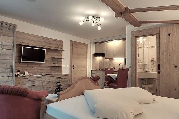Ferienwohnung für 2 Personen, mit Sauna und Balkon in Grän